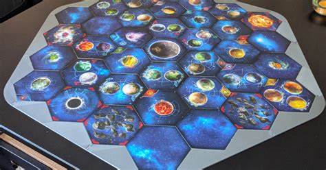  Twilight Imperium: Mitä tapahtuu kun galaksilla on suuret suunnitelmat?